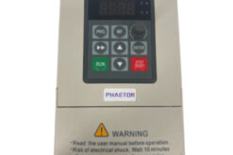 Biến tần bơm năng lượng mặt trời 3 pha 2.2kW Phaeton